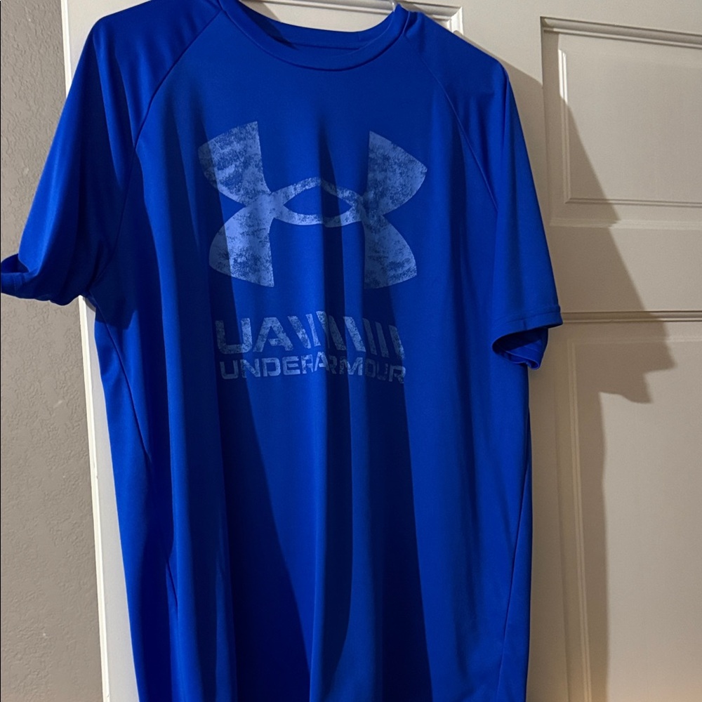 Men’s large under armour!